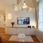 Montmartre Chic Luxury 3br 8pax Clim شقة باريس