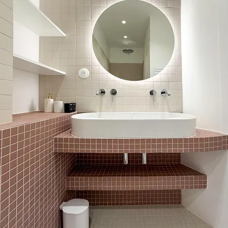 Montmartre Chic Luxury 3br 8pax Clim Paris