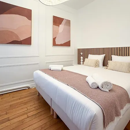 Montmartre Chic Luxury 3br 8pax Clim