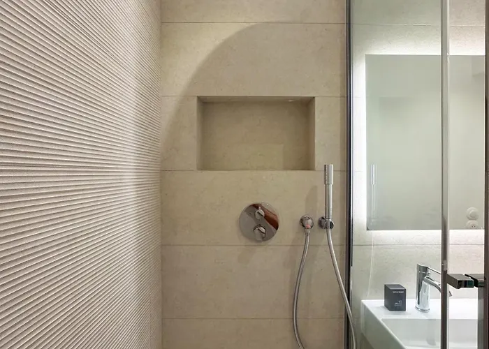 Montmartre Chic Luxury 3br 8pax Clim *