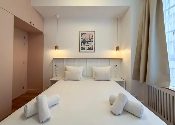 Montmartre Chic Luxury 3br 8pax Clim * Paryż