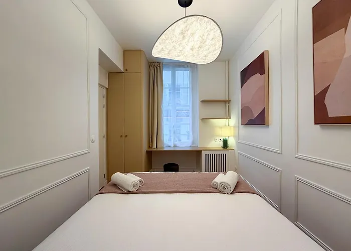 Apartament Montmartre Chic Luxury 3br 8pax Clim