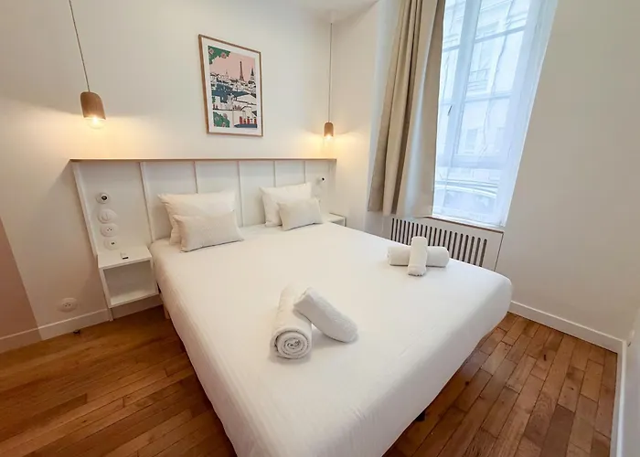 Montmartre Chic Luxury 3br 8pax Clim Apartament Paryż