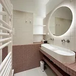 דירה Montmartre Chic Luxury 3br 8pax Clim